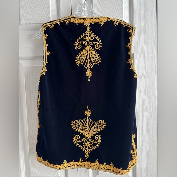 Elegant Navy and Gold Embroidered Vest - Picture 2 of 4